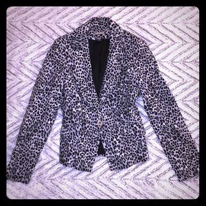 Snow leopard pattern blazer